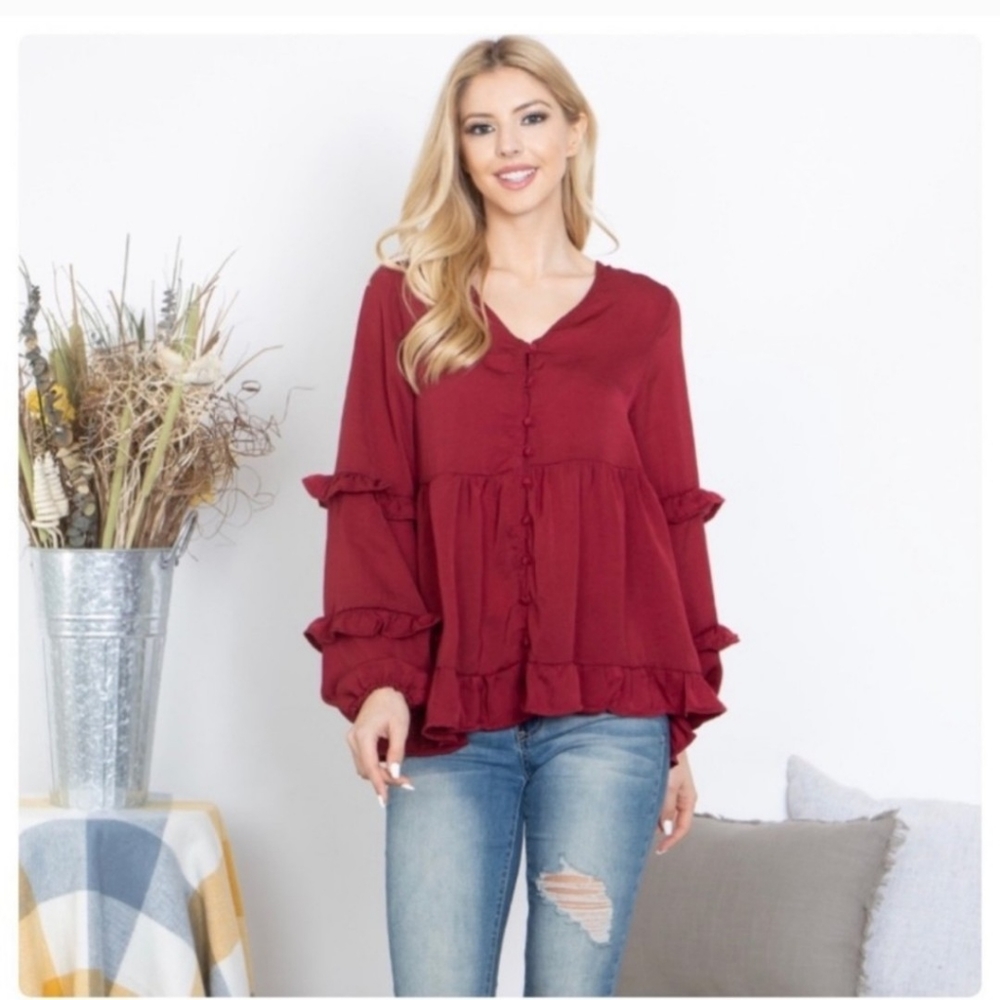 ✨RUFFLE TOP WITH BUTTON DETAIL.  NEW - Picture 4 of 7